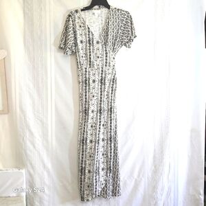 NEW DIRECTIONS LONG BLACK AND WHITE WRAP DRESS LARGE